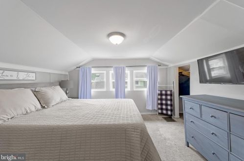 308 Colonial Ave, West Deptford NJ  08096-1010 exterior