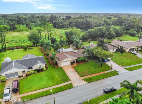 4930 Squires Dr, Titusville, FL 32796-1067