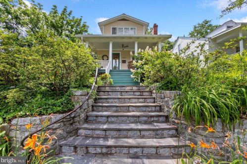 4600 Asbury Pl, Washington DC 20016-4326 exterior