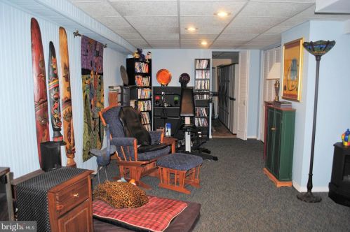 8201 Frst Hl Dr, Melrose Park PA  19027-1520 exterior