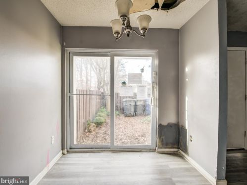 2238 Southgate Sq, Herndon VA  20191-1229 exterior