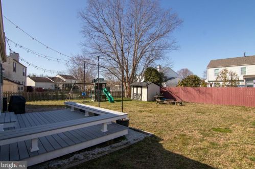 87 Violette Dr, New Castle DE  19720-8607 exterior
