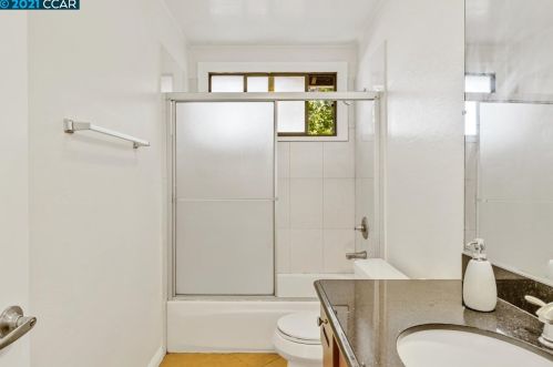 997 Hacienda Ave, San Lorenzo CA  94580-2856 exterior