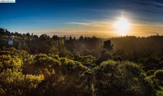 7331 Skyline Blvd, Oakland, CA 94611-1121