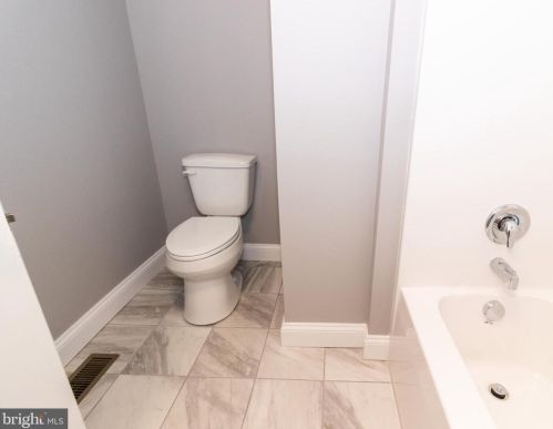 511 4th St, Laurel DE  19956-1506 exterior