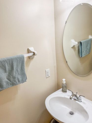 115 Springhouse Dr, Englewood OH  45322-8795 exterior