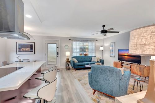 446 Normandy J, Delray Beach FL  33484-4874 exterior