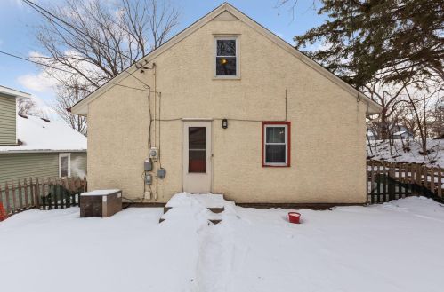 319 Clarence St, Saint Paul MN 55106-6521 exterior