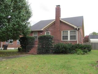 1822 Dimple Ct, Columbia, TN 38401-3910