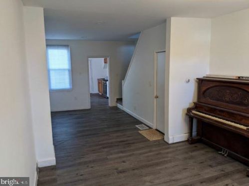 1607 Logan St, Harrisburg, PA 17102-1927