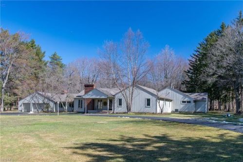 29449 Jackson Rd, Orange Village, OH 44022-1536