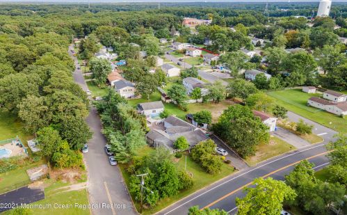 49 Cooks Bridge Rd, Jackson Twp NJ  08527-2523 exterior