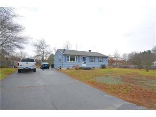 27 Plaza St, Brooklyn, CT 06234-3327