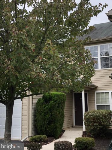 102 Oriole Ct, Hummelstown PA  17036-8834 exterior