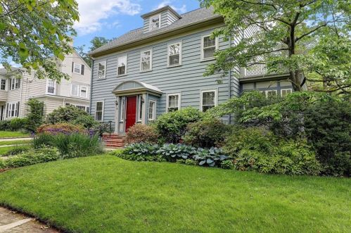 15 Rose Ct, Providence, RI 02906-4636