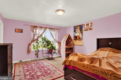 3244 Jonagold Dr, Harrisburg PA 17110-9129 exterior