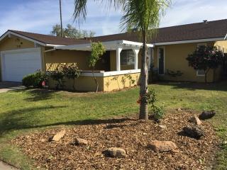 3752 Saginaw Way, Fresno, CA 93726-5123