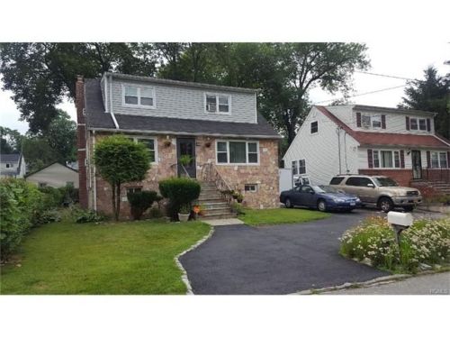 112 Cabot Ave, Elmsford, NY 10523-2129