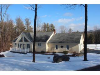 570 Quechee Rd, Hartland, VT 05048-9555