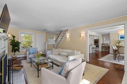19 Dobbs Ter, Scarsdale, NY 10583-2005