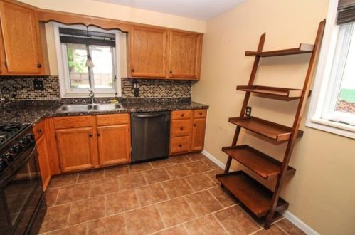 1560 Berkshire Ave, Pittsburgh PA  15226-2476 exterior