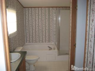 4612 John Ross Dr, Greensboro NC  27405-9640 exterior