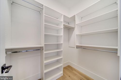 4915 Western Ave, Washington DC  20016-4319 exterior