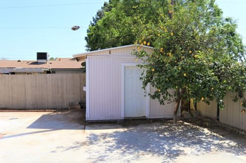 327 Erwin St, Rialto CA  92376-6018 exterior