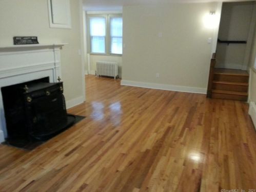 20 State St, North Haven CT  06473-1614 exterior