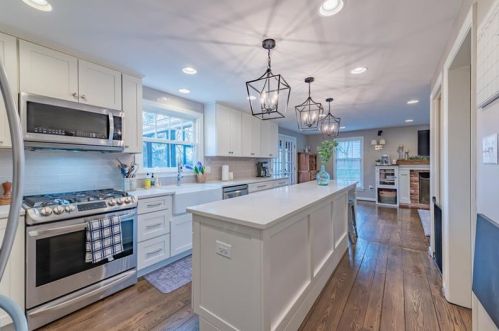 107 Julrich Dr, Canonsburg, PA 15317-2640