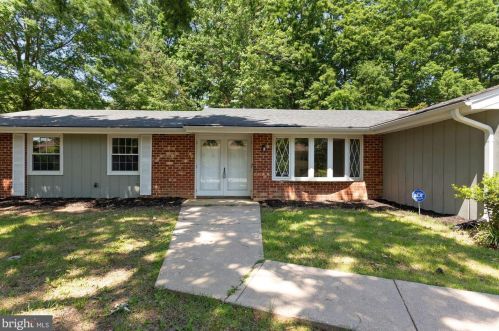 708 Sherwood Ln, Fredericksburg, VA 22407-6914