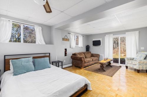 73 Tanner Ave, Warwick RI  02886-4510 exterior