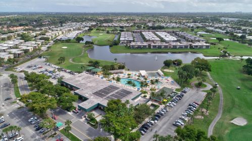260 Saxony F, Delray Beach FL  33446-1838 exterior