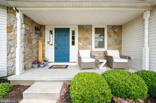 25 Canterbury Dr, Kennett Sq, PA 19348-2565