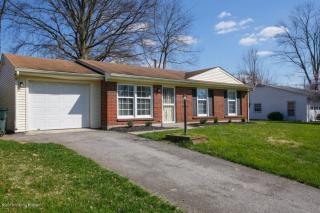 2717 Llandovery Dr, Louisville, KY 40299-2822