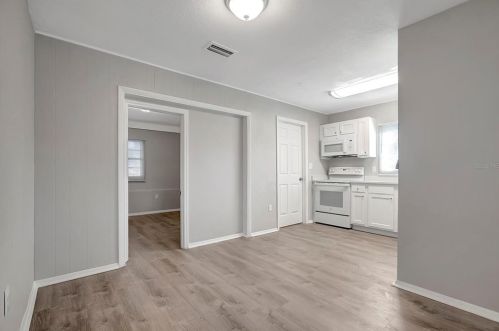 9780 Park Lake Dr, Pinellas Park FL  33782-3563 exterior