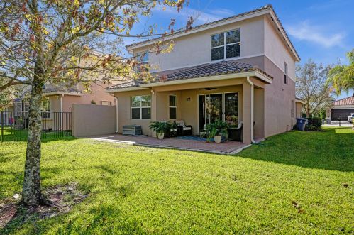 8115 Brigamar Isles Ave, Boynton Beach FL  33473-5015 exterior