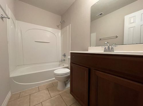 13202 Southern Creek Dr, Pearland TX  77584-8984 exterior