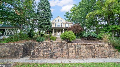 517 Lafayette Ave, Palmerton, PA 18071-1620