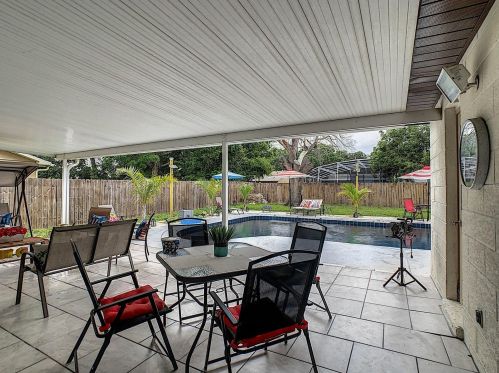 2425 Franklin Dr, Kissimmee FL 34744-2725 exterior