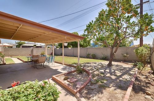 10422 Ponder St, Cypress CA  90630-4462 exterior