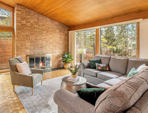 7411 Santa Monica Blvd, Milwaukee, WI 53217-3510