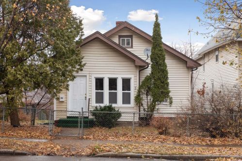 839 6th St, Saint Paul, MN 55106-4542