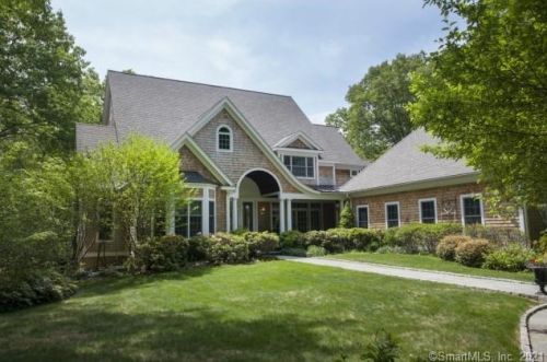 11 Farm Rd, Roxbury, CT 06783-1600