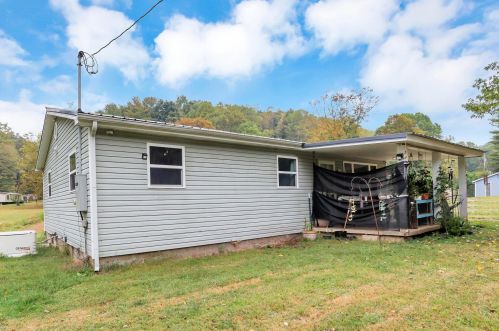24731 Fork Rd, Laurelville, OH 43135-9213