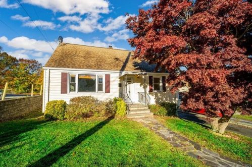 755 Old Town Rd, Bridgeport, CT 06606-1526