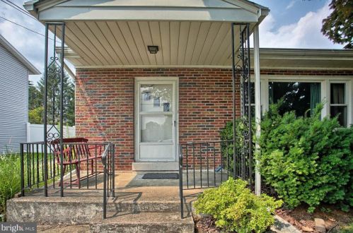 3000 Morningside Dr, Camp Hill, PA 17011-5818
