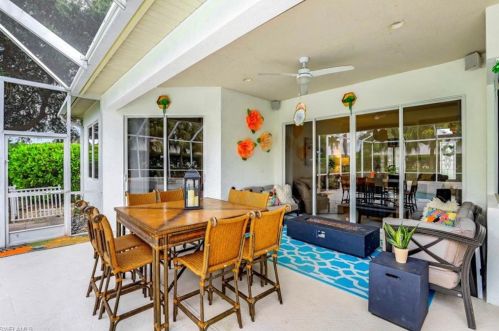 2142 Imperial Cir, Naples FL  34110-1037 exterior