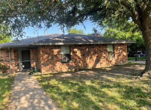 425 4th St, St Paul, TX 75098-3620