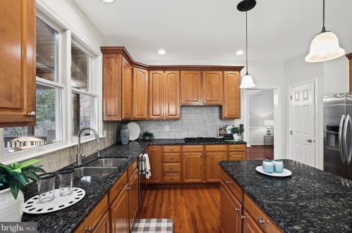 3211 Winter Sun Ter, Herndon VA  20171-1939 exterior